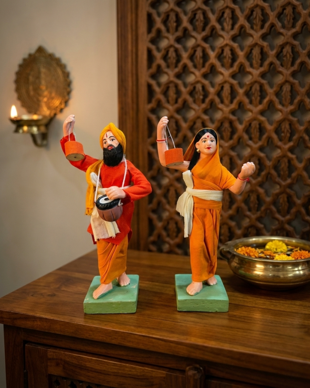 Saukin Joyful Village Devotee Couple – Handcrafted Clay Human Idol Set